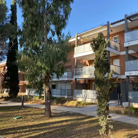 T3 Moderne Avec Terrasse Et Parking Securise - Fr-1-553-293 *